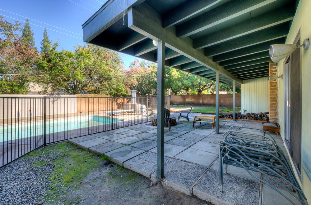 1326 W Morris Ave, Fresno, CA 93711