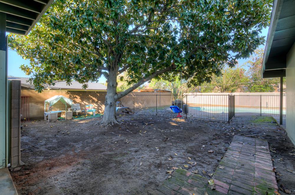 1326 W Morris Ave, Fresno, CA 93711