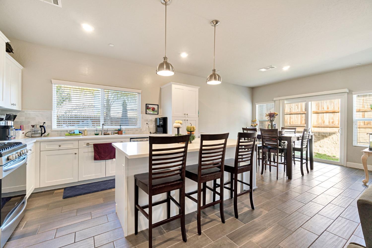 2625 Las Rosas Ave, Clovis, CA 93619