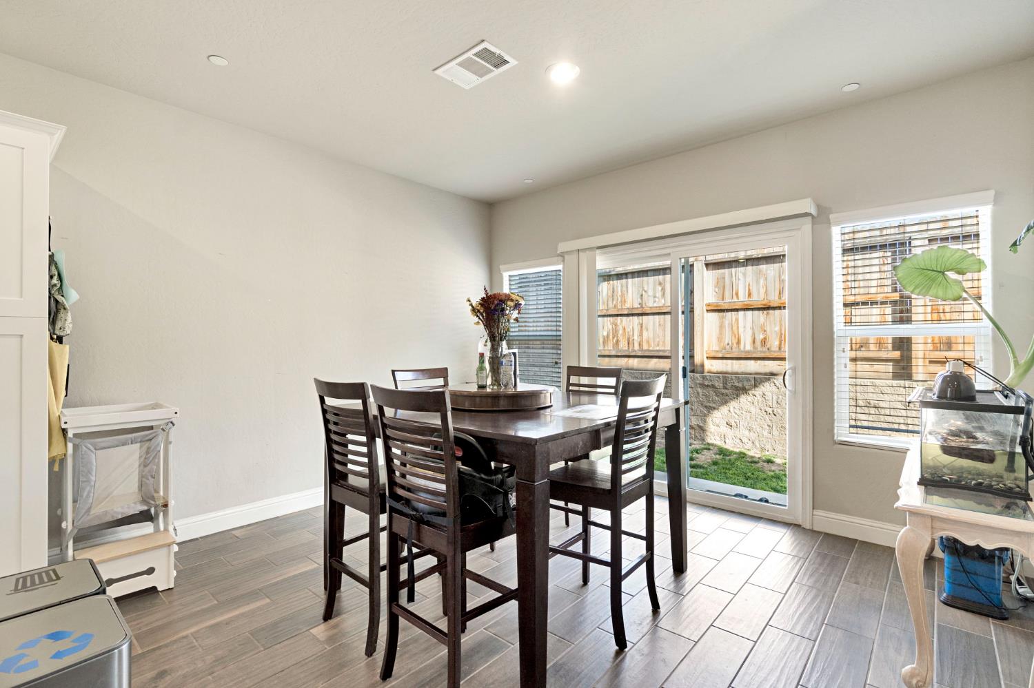 2625 Las Rosas Ave, Clovis, CA 93619