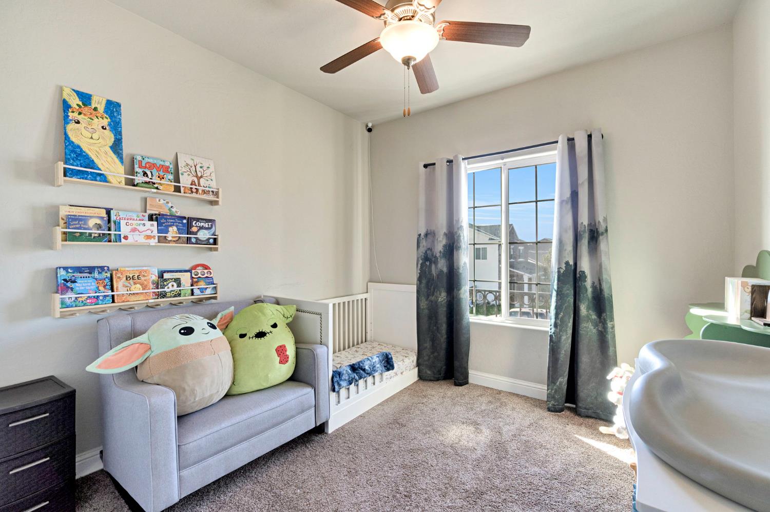 2625 Las Rosas Ave, Clovis, CA 93619