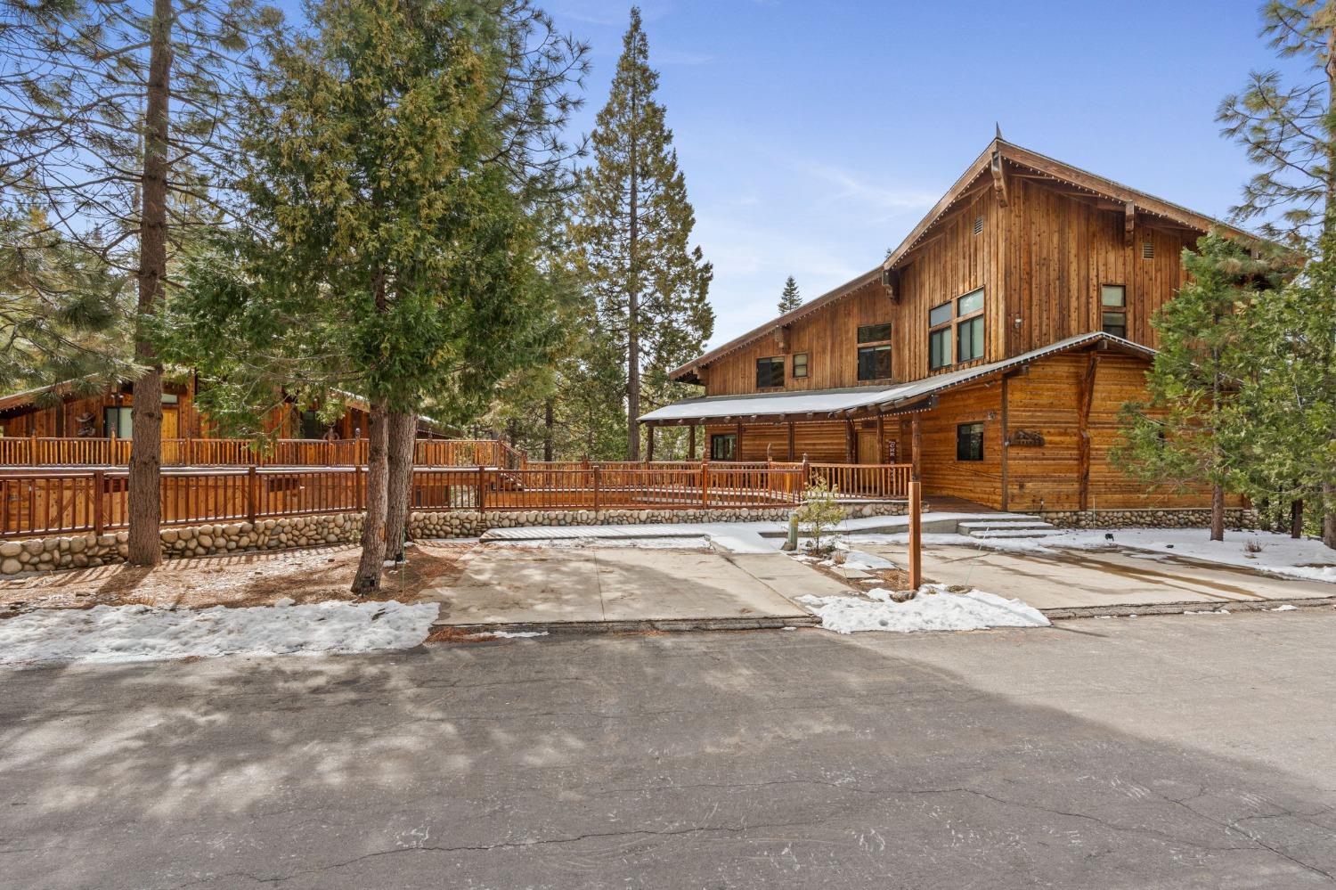 39553 Crest Point Ln, Shaver Lake, CA 93664