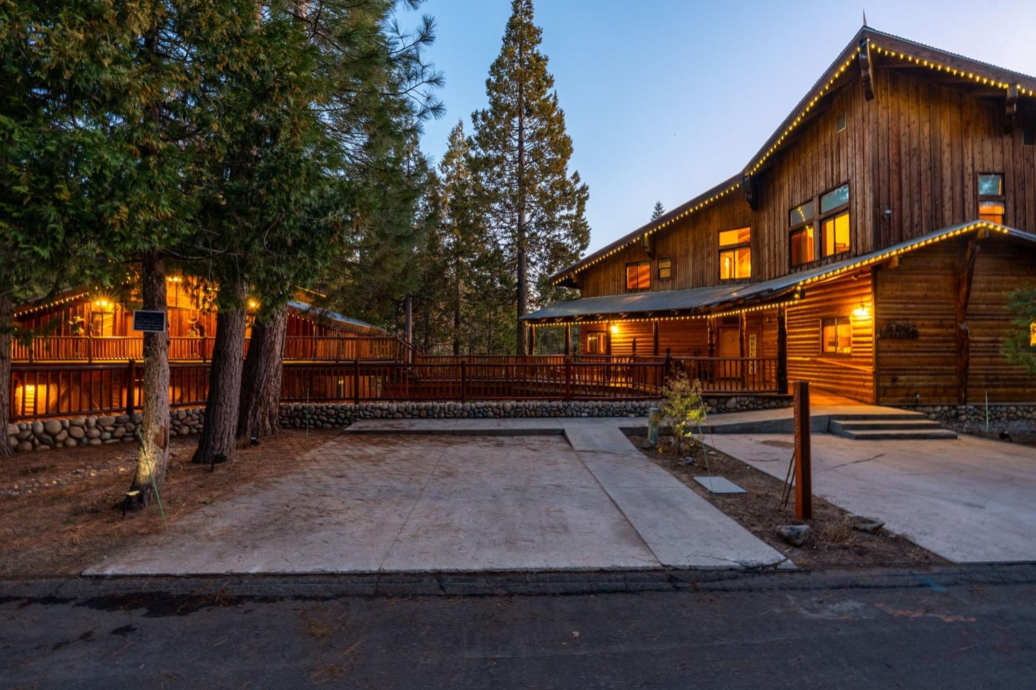 39553 Crest Point Ln, Shaver Lake, CA 93664