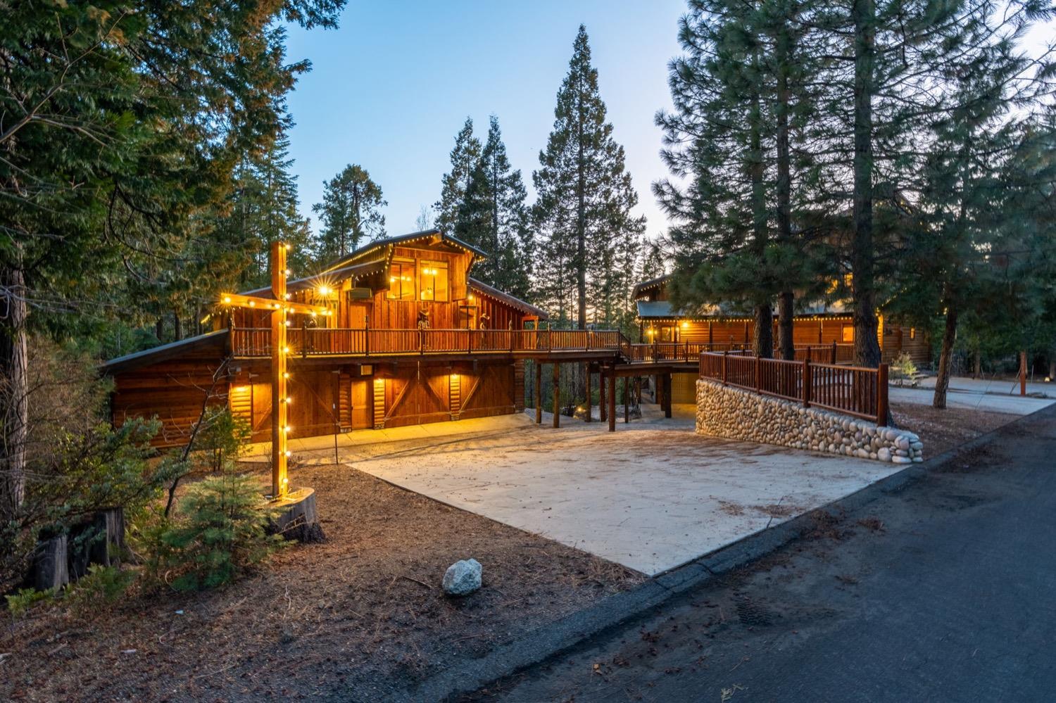 39553 Crest Point Ln, Shaver Lake, CA 93664