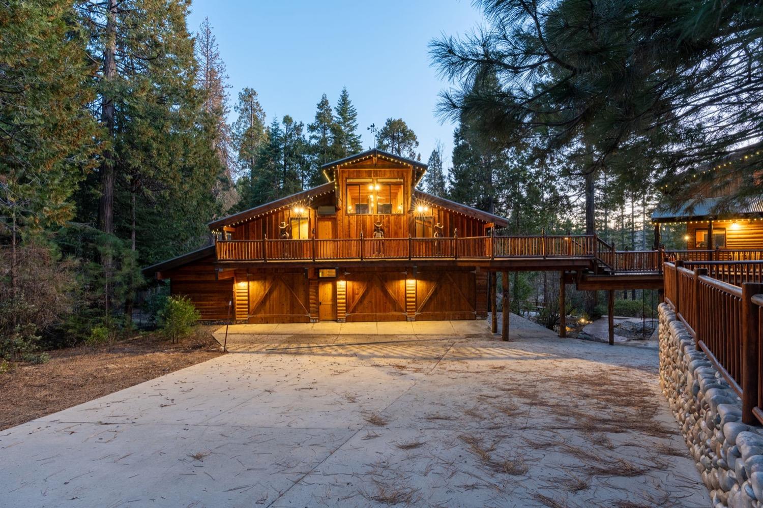 39553 Crest Point Ln, Shaver Lake, CA 93664