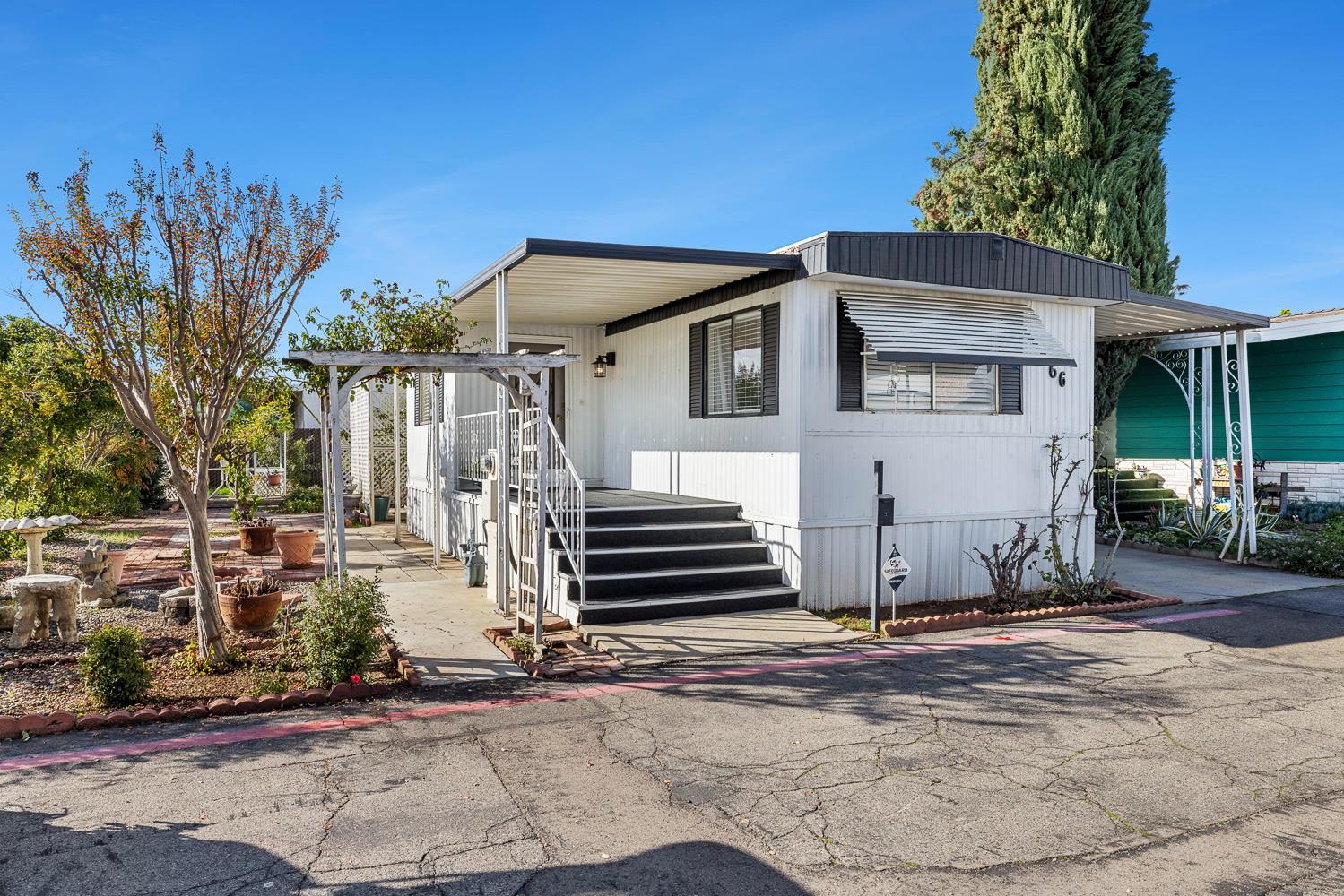 105 W Herndon Ave #66, Pinedale, CA 93650