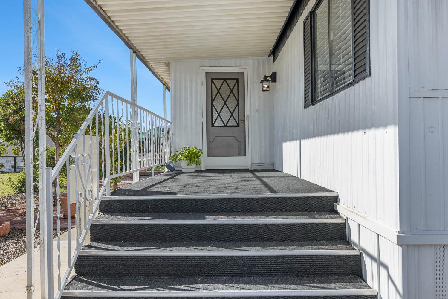 105 W Herndon Ave #66, Pinedale, CA 93650