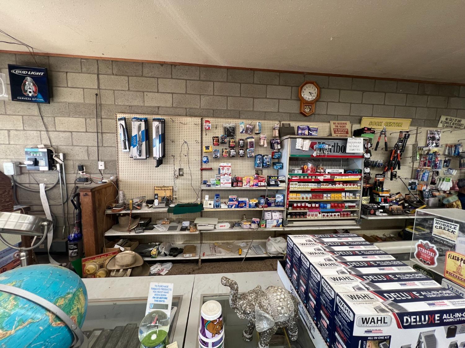 3126 W Elkhorn Ave, Caruthers, CA 93609