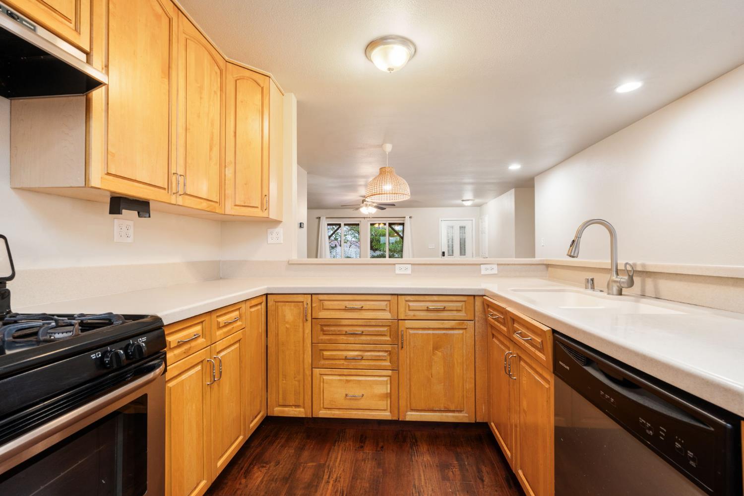 50890 Rosemary Ln, Yokuts Valley, CA 93675