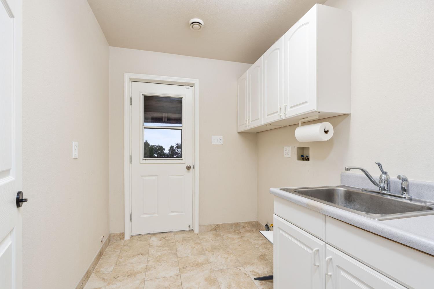 50890 Rosemary Ln, Yokuts Valley, CA 93675