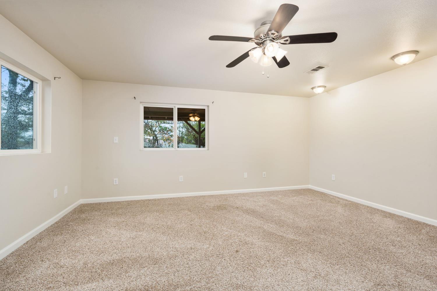 50890 Rosemary Ln, Yokuts Valley, CA 93675