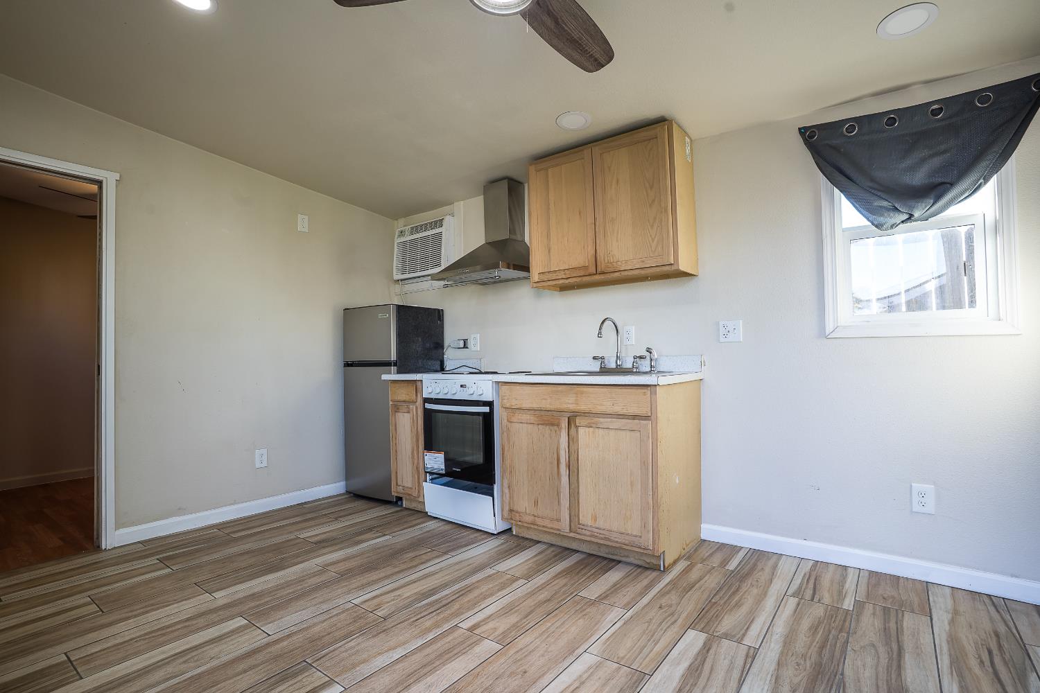 3411 N 3Rd St, Fresno, CA 93726