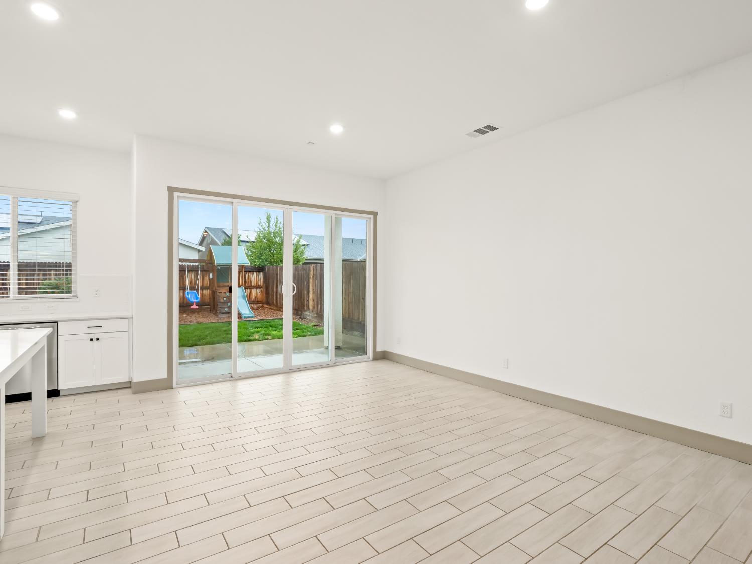 336 E Tyler Ct, Visalia, CA 93291