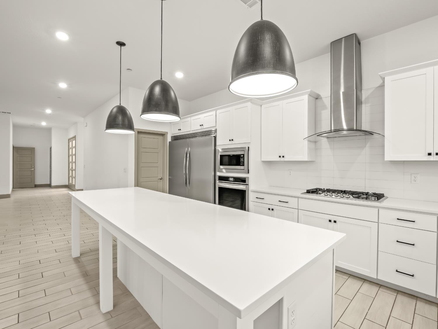 336 E Tyler Ct, Visalia, CA 93291