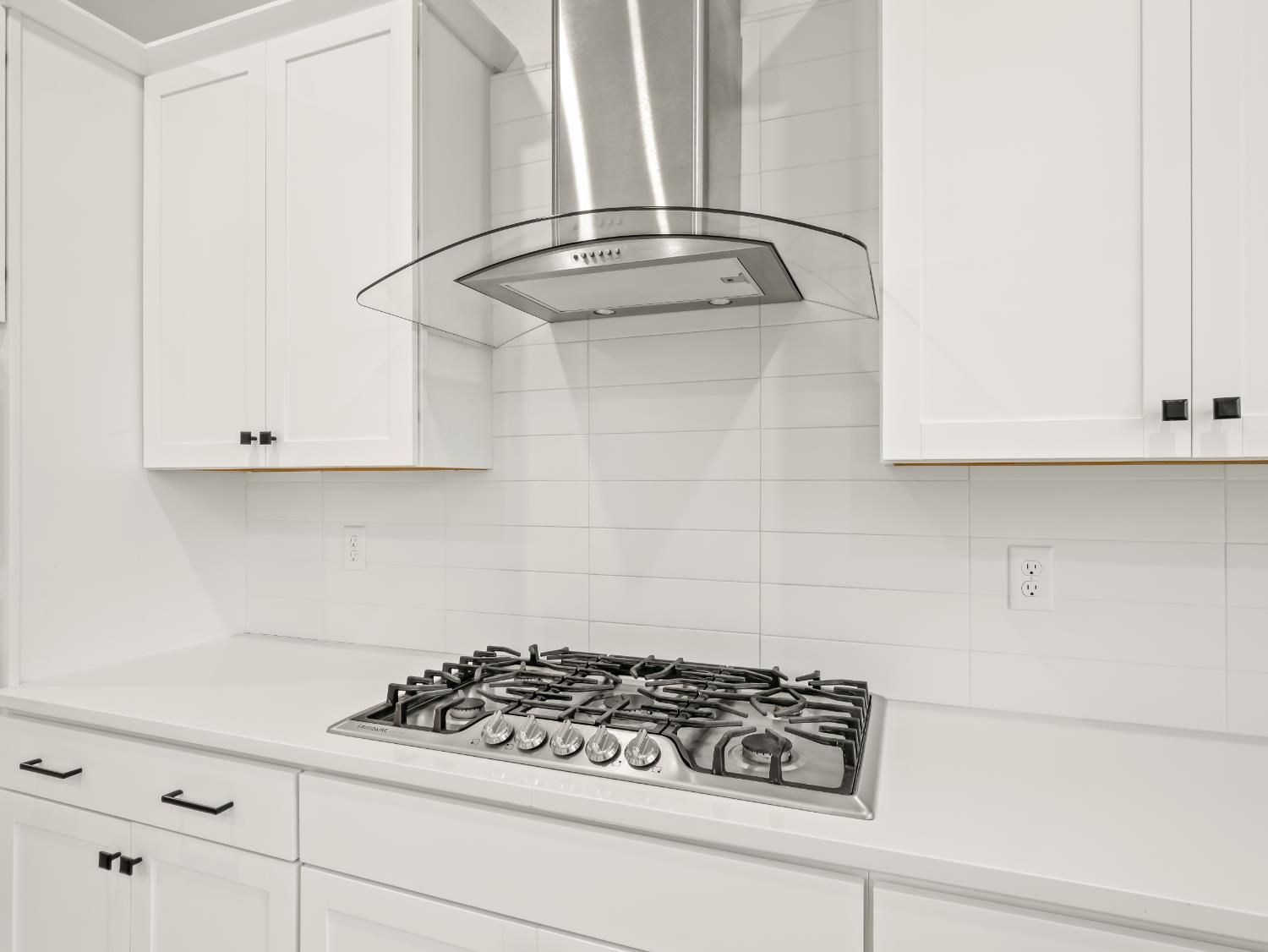 336 E Tyler Ct, Visalia, CA 93291