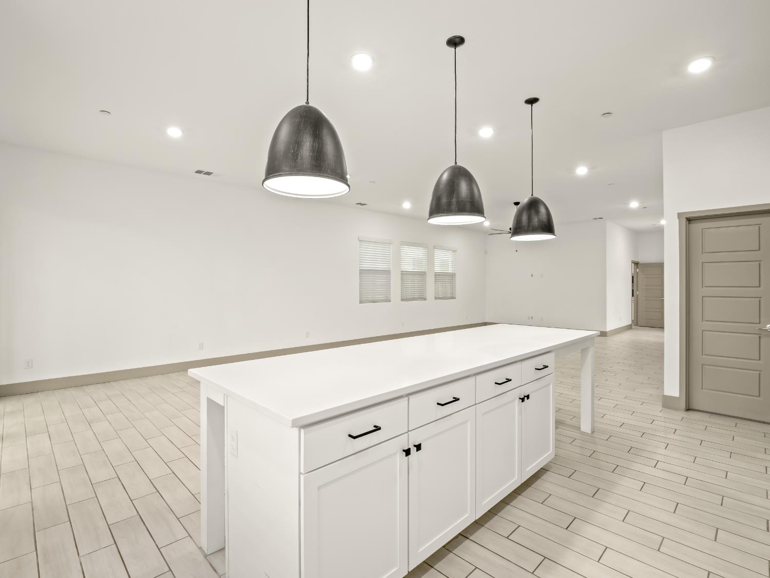 336 E Tyler Ct, Visalia, CA 93291