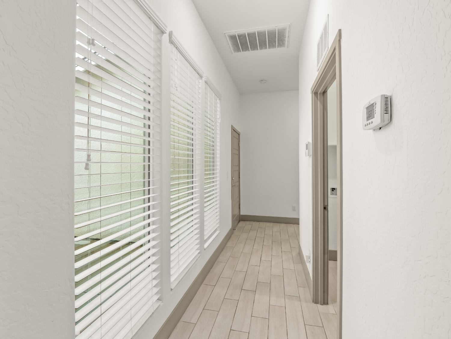 336 E Tyler Ct, Visalia, CA 93291