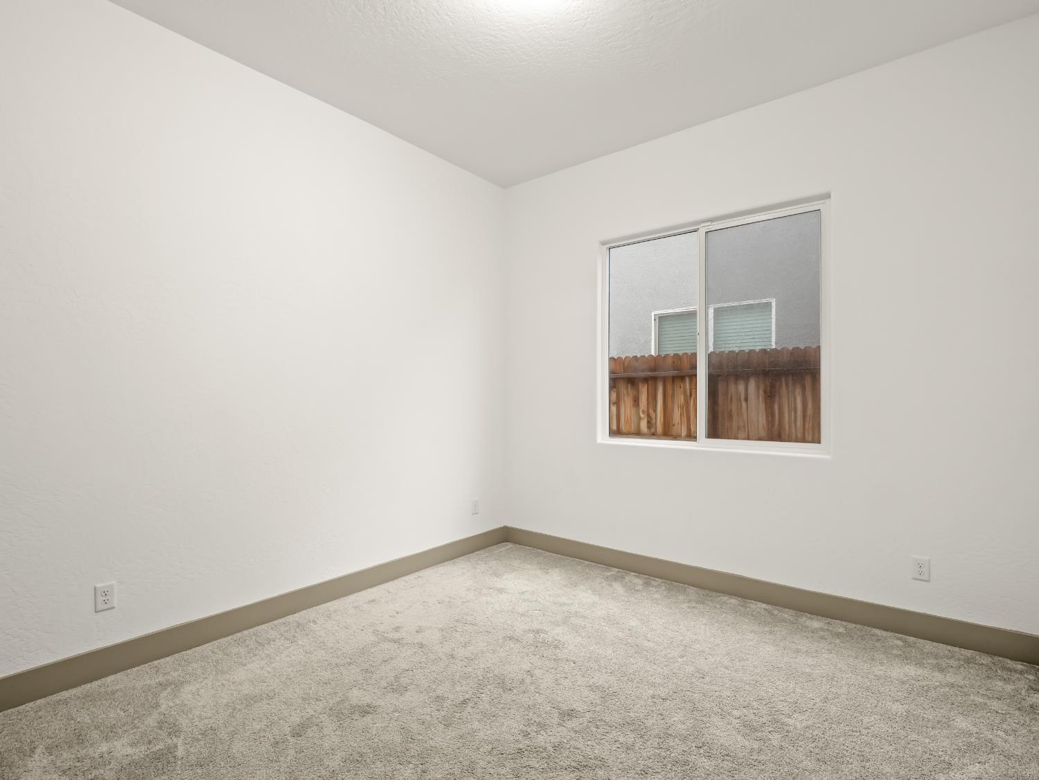 336 E Tyler Ct, Visalia, CA 93291