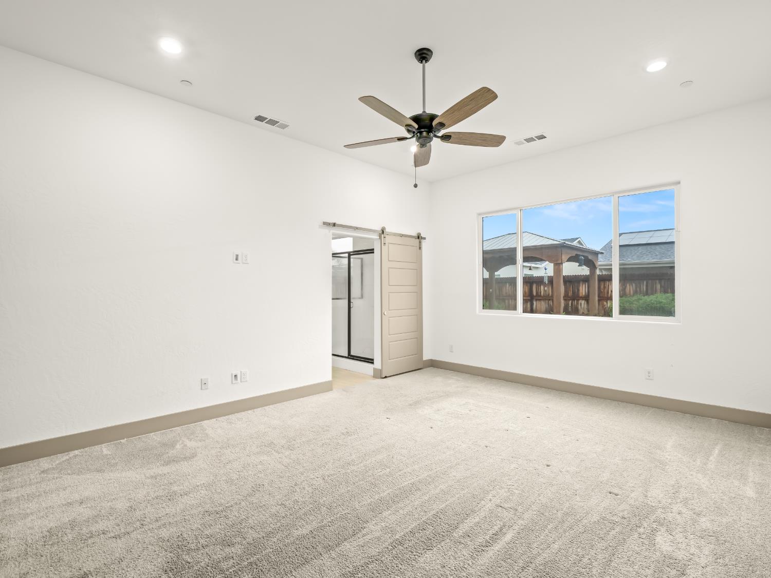 336 E Tyler Ct, Visalia, CA 93291