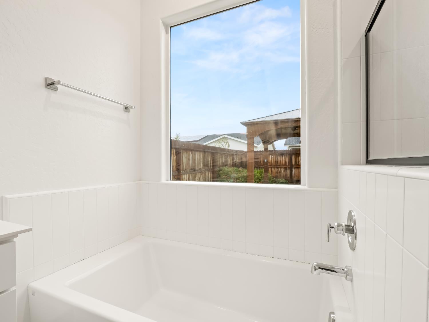 336 E Tyler Ct, Visalia, CA 93291