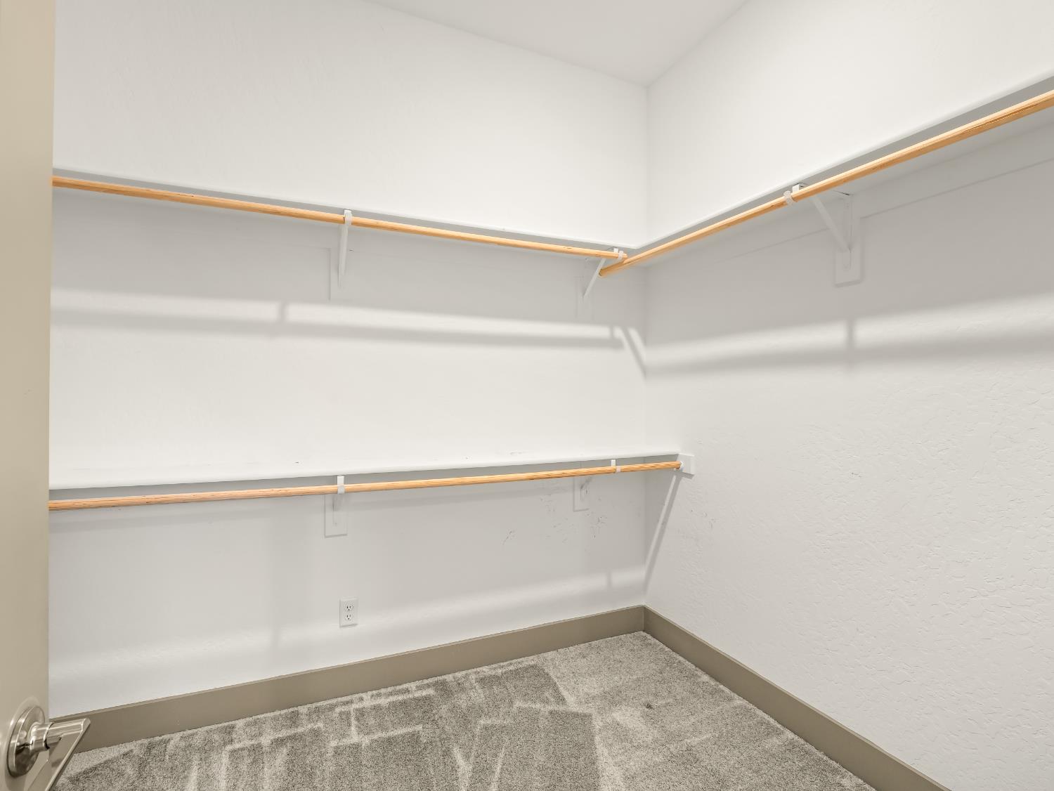 336 E Tyler Ct, Visalia, CA 93291