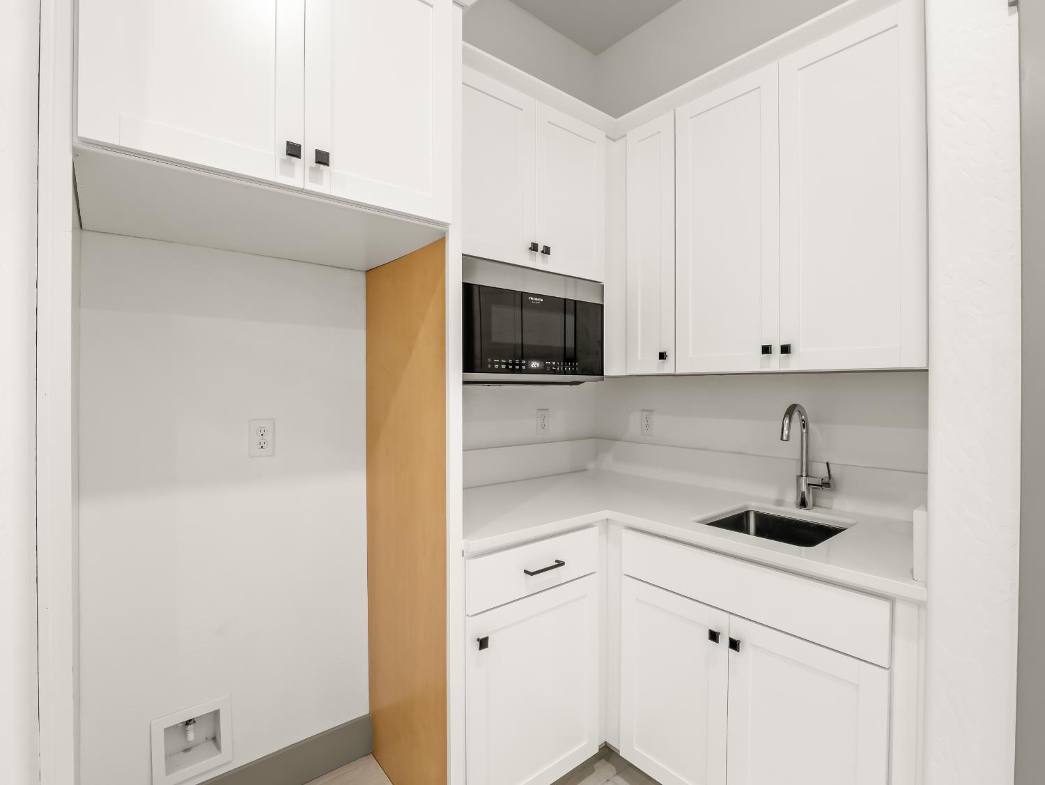 336 E Tyler Ct, Visalia, CA 93291