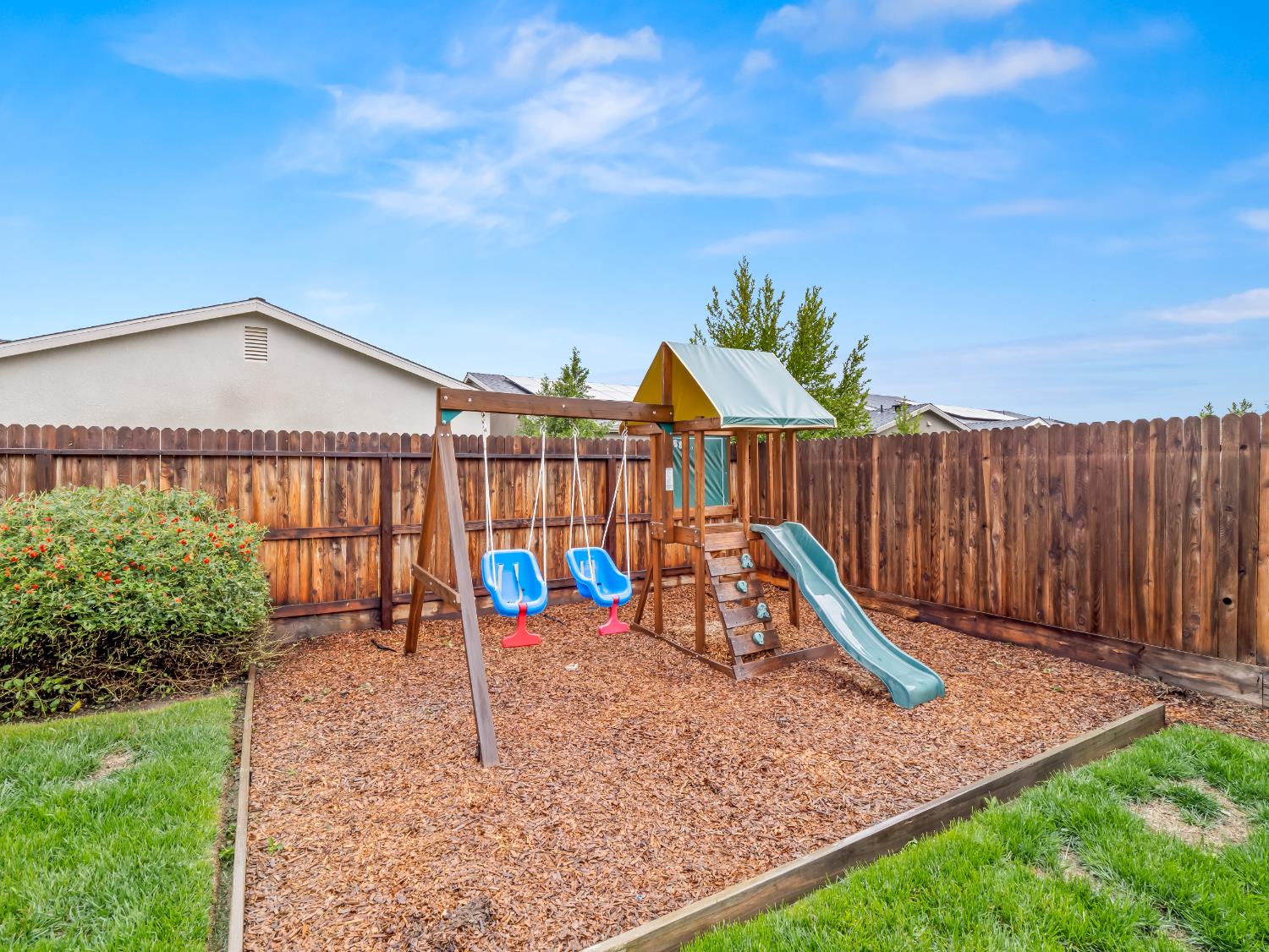 336 E Tyler Ct, Visalia, CA 93291