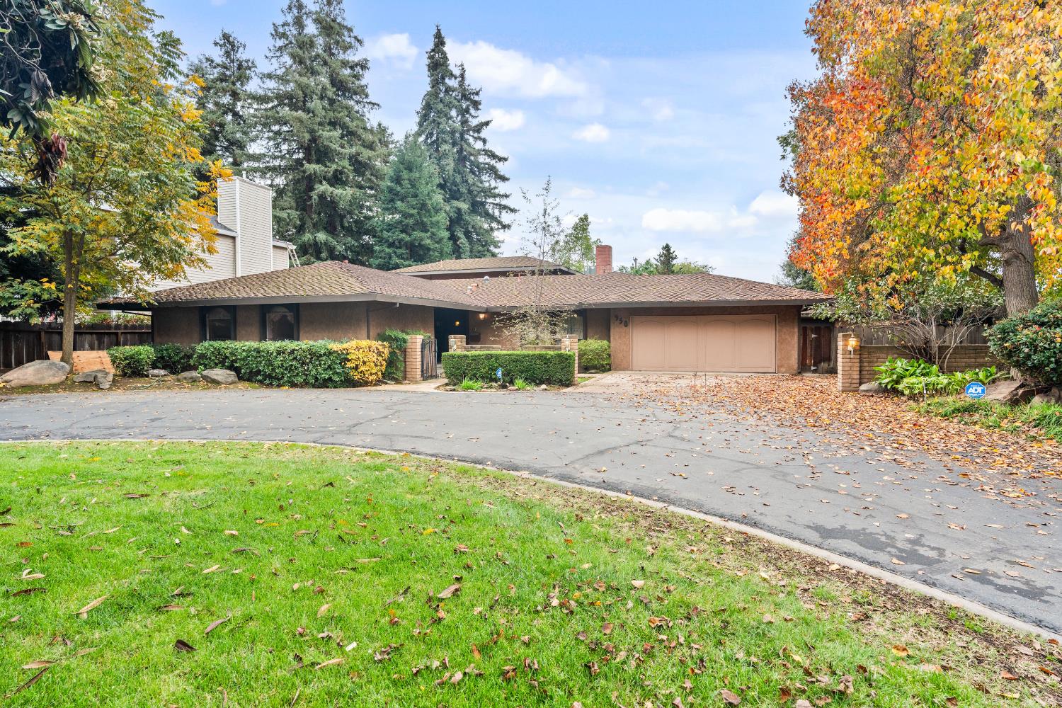 950 E South Bear Creek Dr, Merced, CA 95340