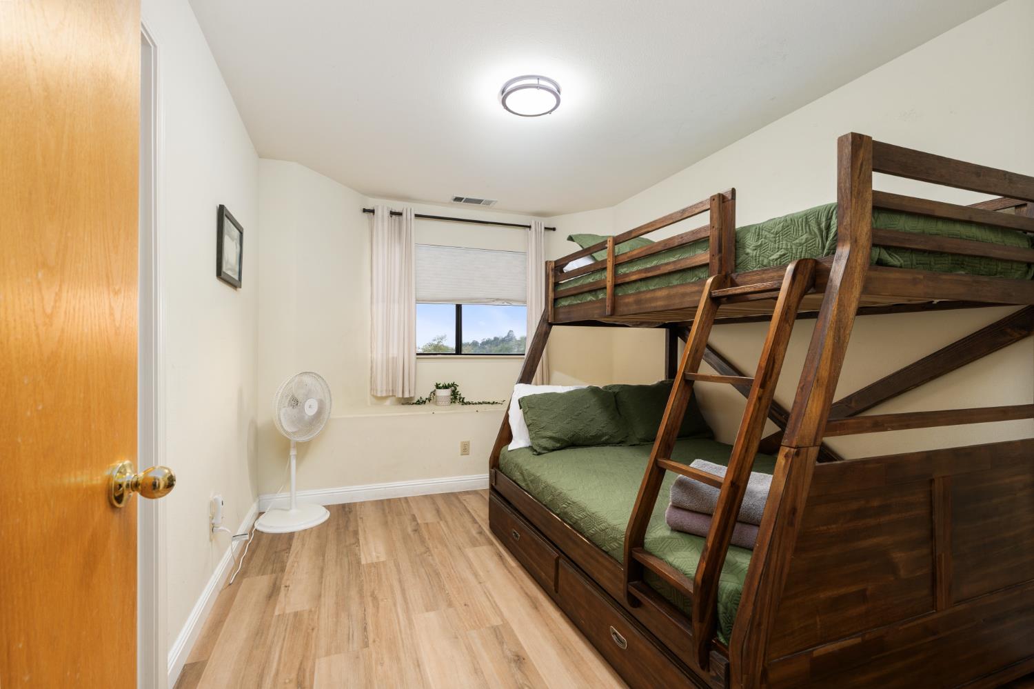 53050 Ridge Top Dr, North Fork, CA 93643