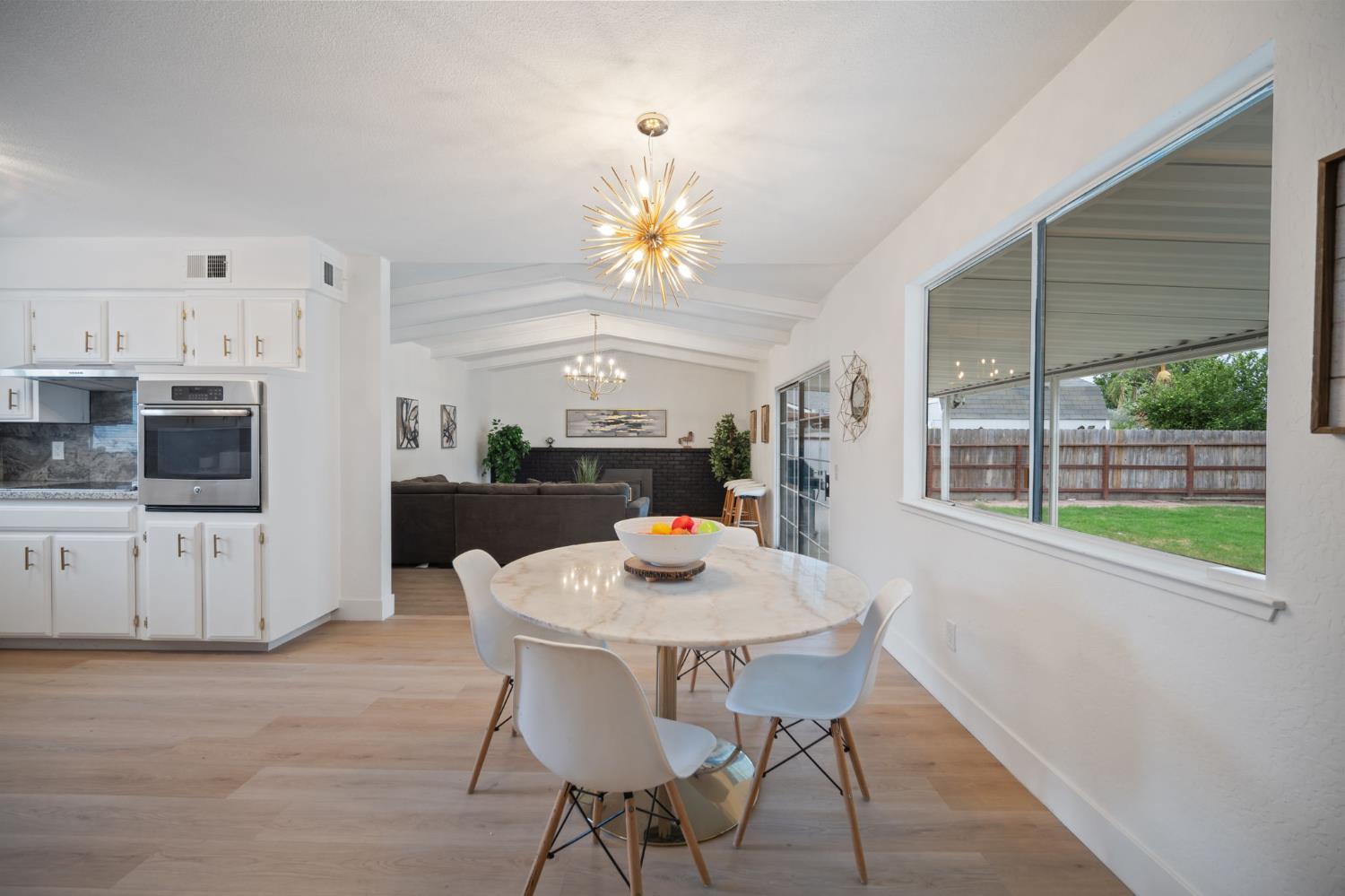 2932 Claremont Ave, Clovis, CA 93611