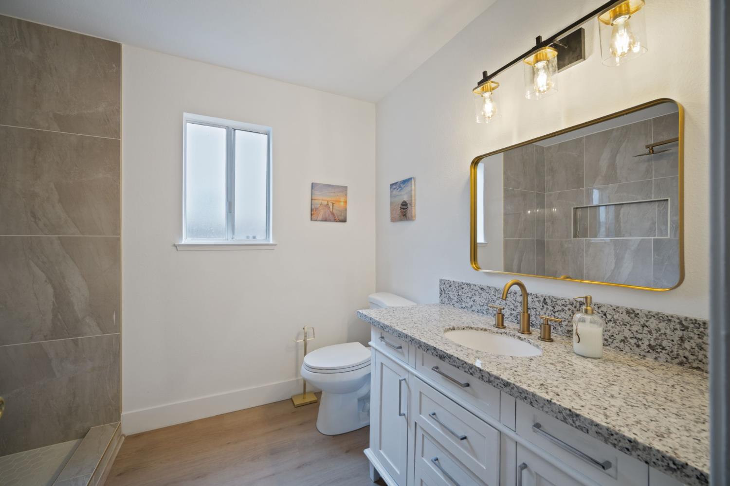 2932 Claremont Ave, Clovis, CA 93611