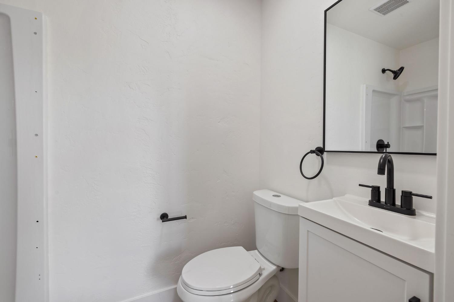 3021 E Simpson Ave, Fresno, CA 93703