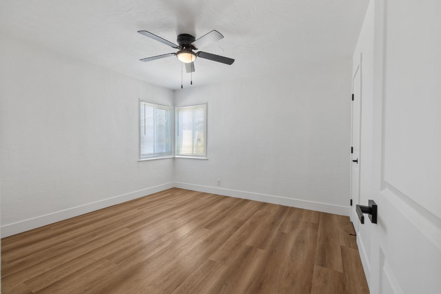 3021 E Simpson Ave, Fresno, CA 93703