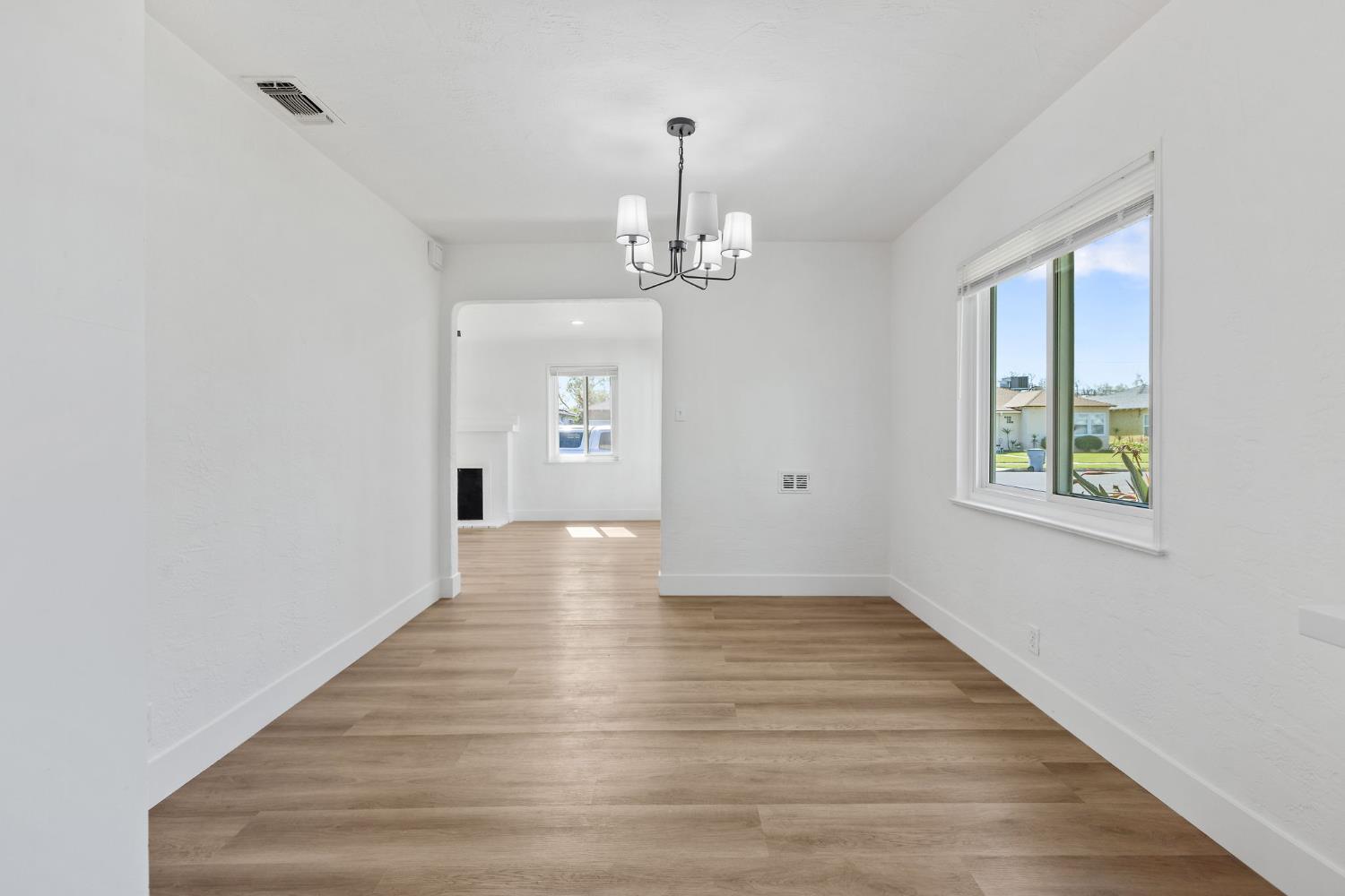 3021 E Simpson Ave, Fresno, CA 93703