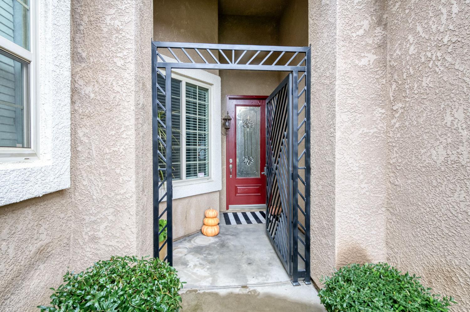 5945 N La Paz Ave, Fresno, CA 93723