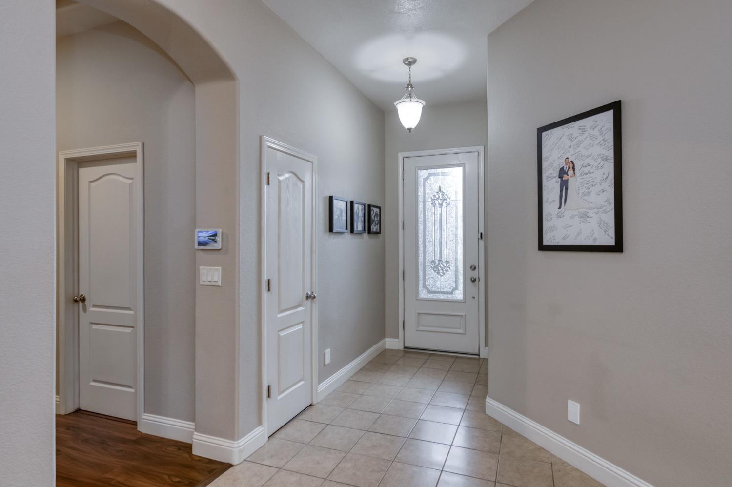 5945 N La Paz Ave, Fresno, CA 93723