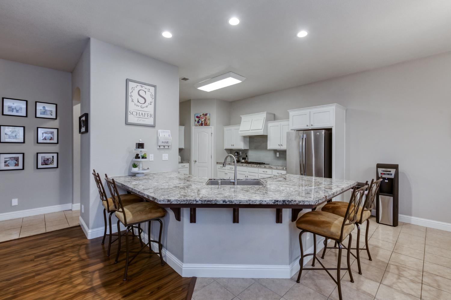 5945 N La Paz Ave, Fresno, CA 93723