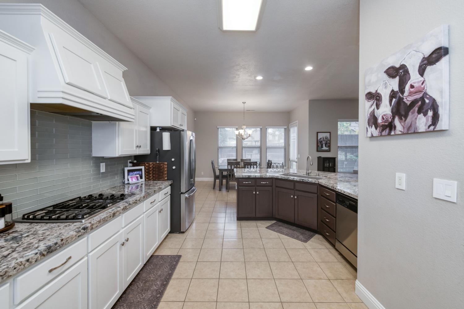 5945 N La Paz Ave, Fresno, CA 93723