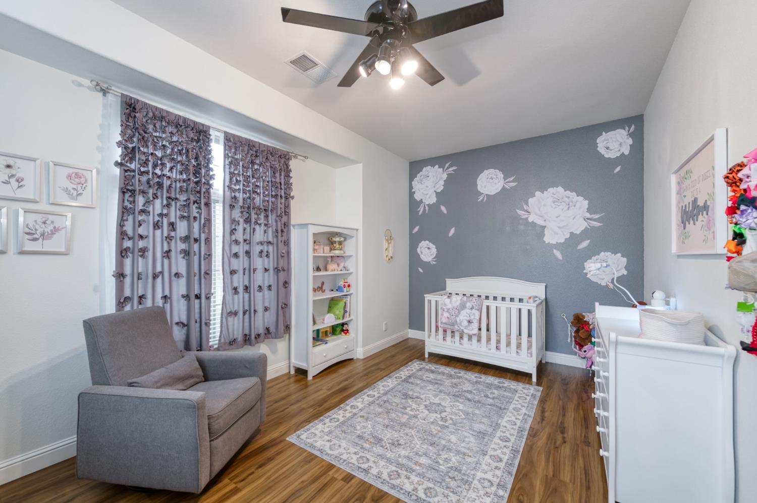 5945 N La Paz Ave, Fresno, CA 93723