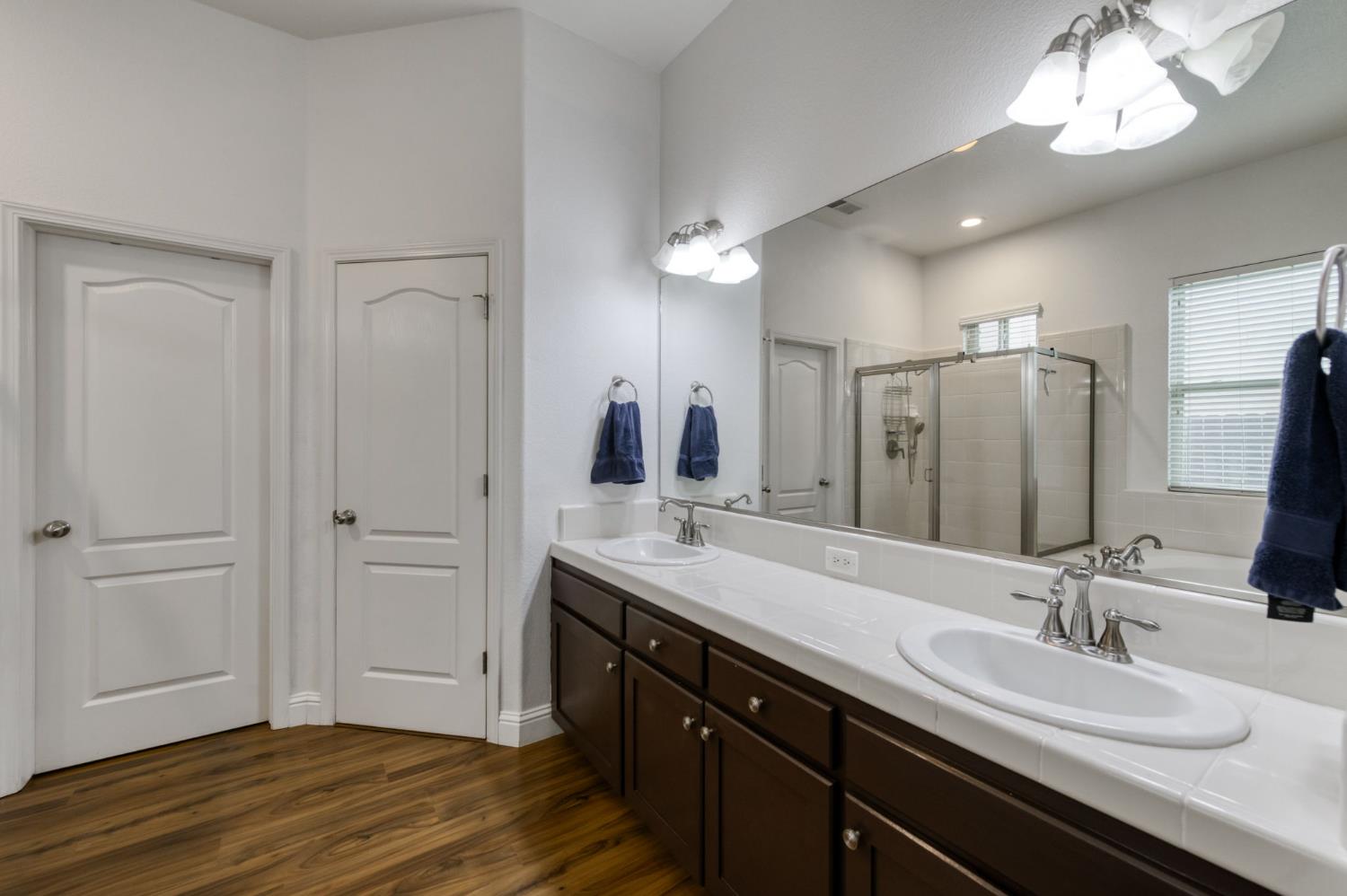 5945 N La Paz Ave, Fresno, CA 93723