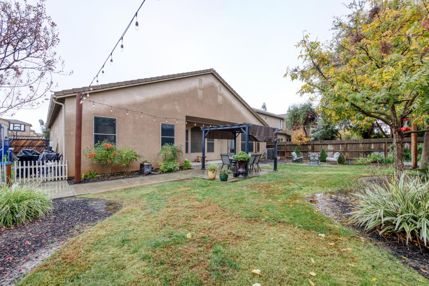 5945 N La Paz Ave, Fresno, CA 93723