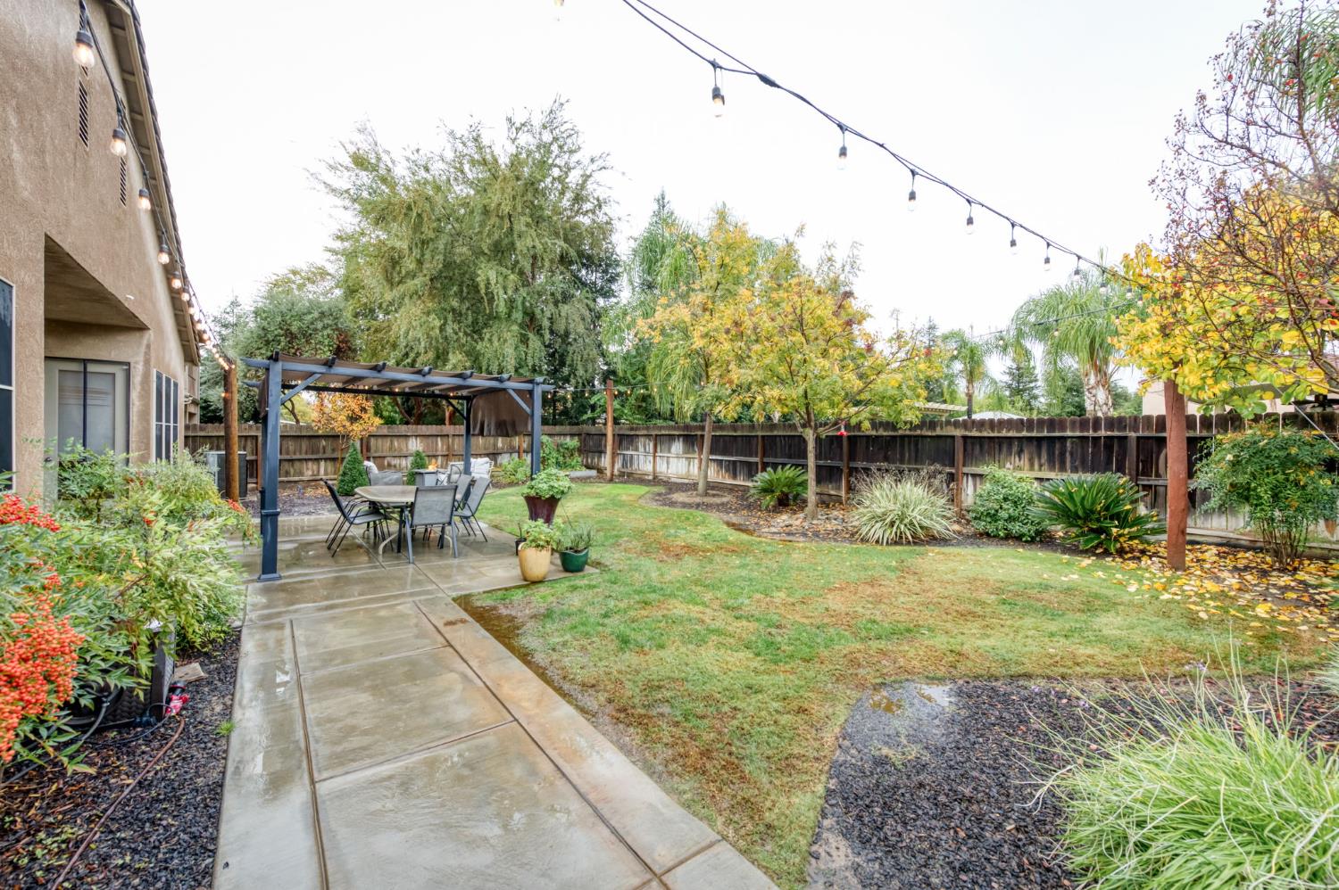 5945 N La Paz Ave, Fresno, CA 93723