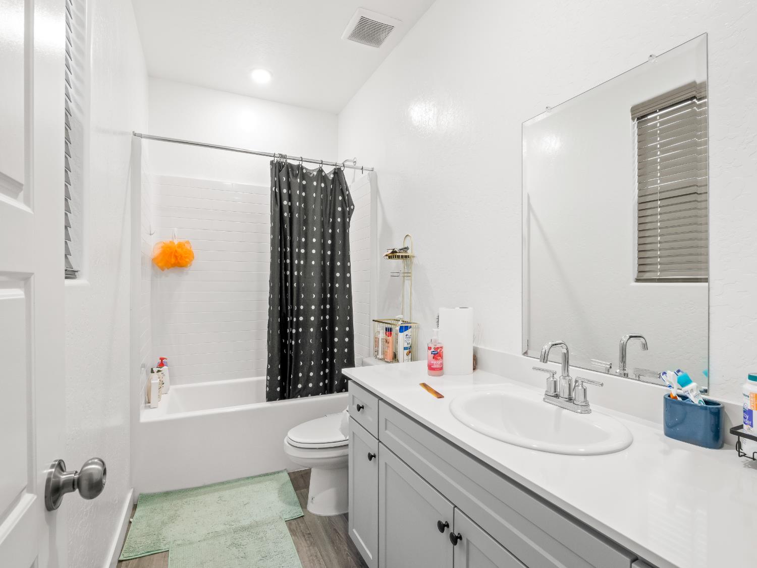 5958 W Austin Way, Fresno, CA 93722