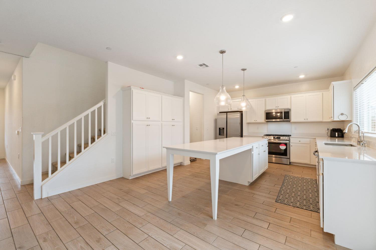 7012 W Donner Ave, Fresno, CA 93723