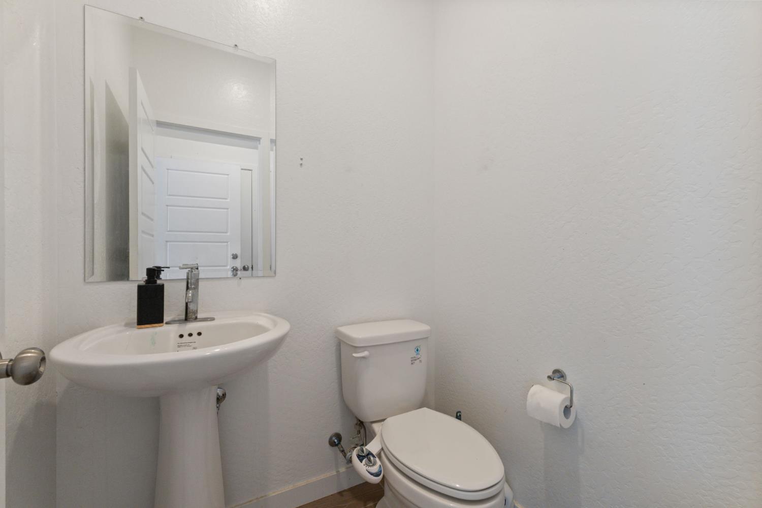 7012 W Donner Ave, Fresno, CA 93723