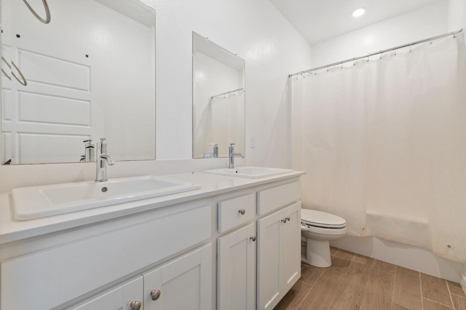 7012 W Donner Ave, Fresno, CA 93723