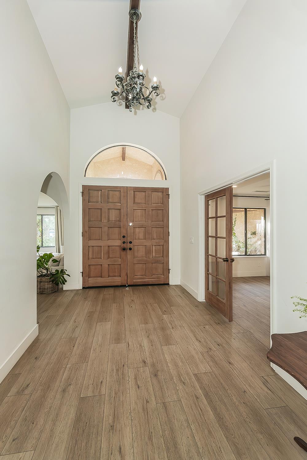 406 E Audubon Dr, Fresno, CA 93720