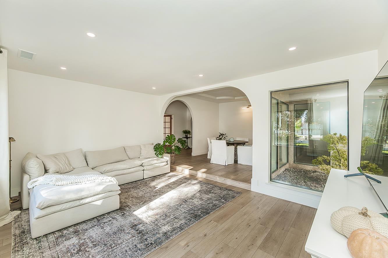 406 E Audubon Dr, Fresno, CA 93720