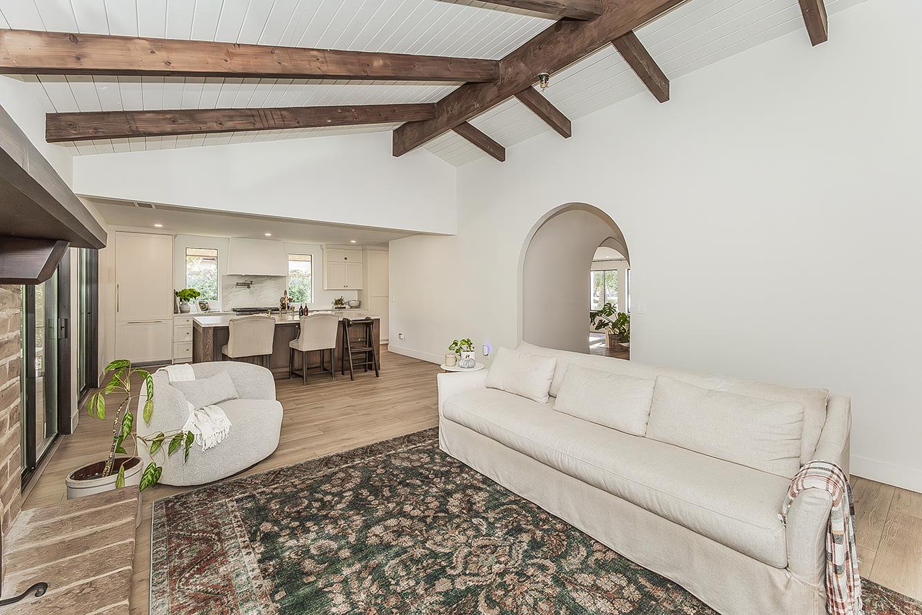 406 E Audubon Dr, Fresno, CA 93720