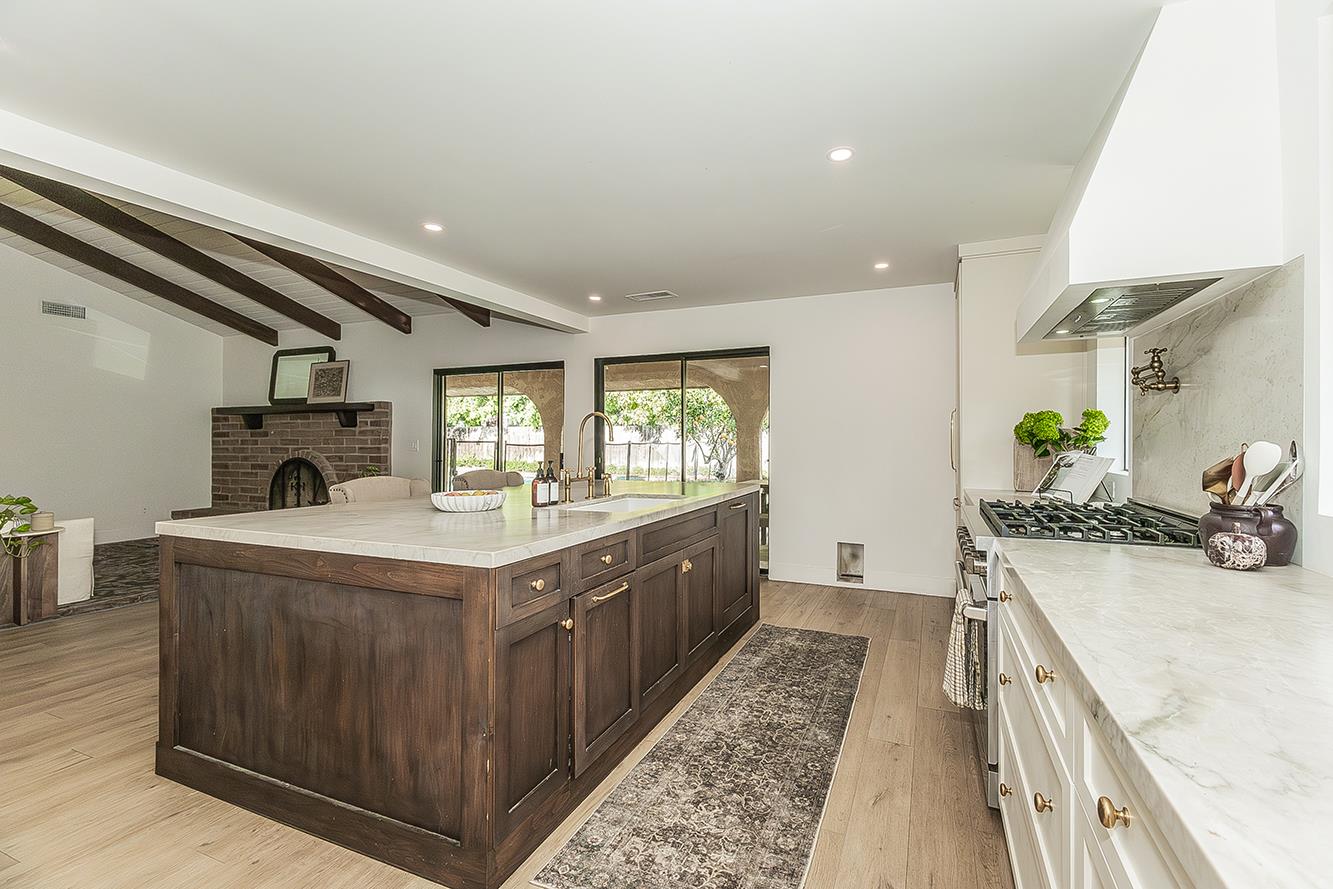 406 E Audubon Dr, Fresno, CA 93720